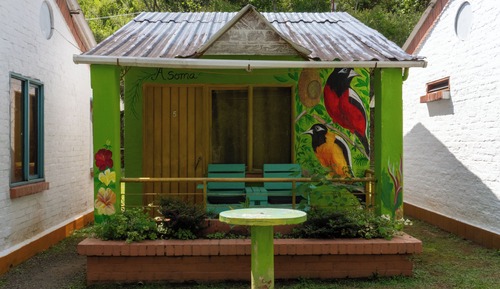 Basic Cabin, Balcony