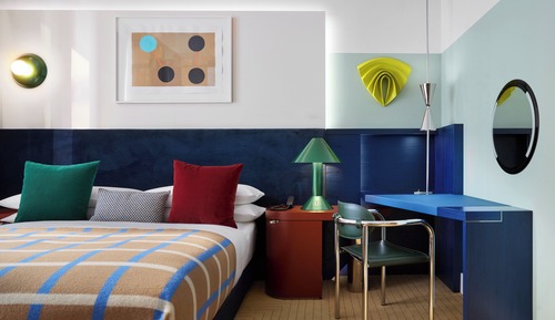 Room, 1 Queen Bed (Essential)