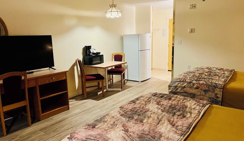 Single Room, 2 Queen Beds