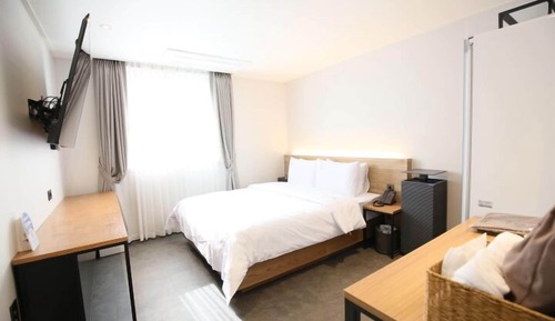 Deluxe Double Room, City View