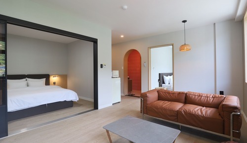 Main Building - Zenith Suite (2 rooms)