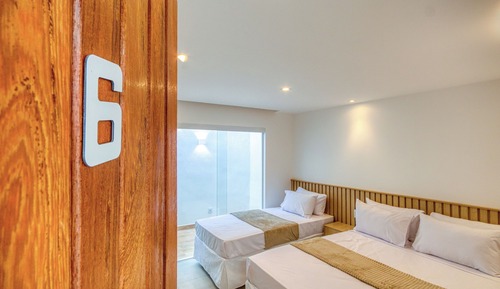 Luxury Apartment, Kitchen, Garden View