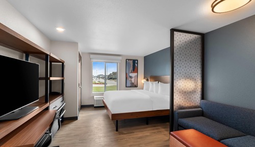 Suite, 1 King Bed, Non Smoking