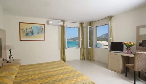 Comfort Double Room, Terrace (Bâtiment Ocre 3*)