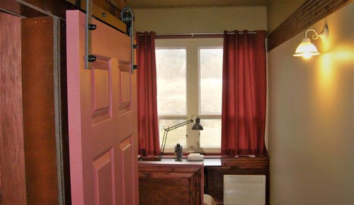 Economy Single Room, 1 Double Bed, Private Bathroom, Mountain View