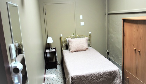 Junior Studio Suite, Multiple Beds, Shared Bathroom, Garden View