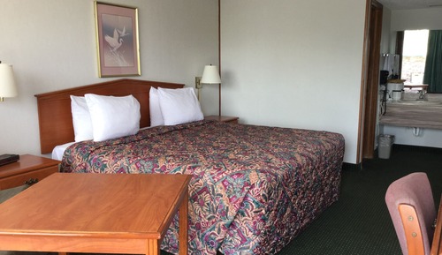 1 King Bed Non-Smoking