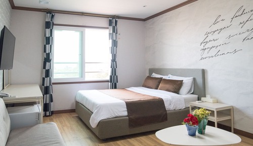 Standard Double Room, 1 Double Bed, Non Smoking, Partial Ocean View