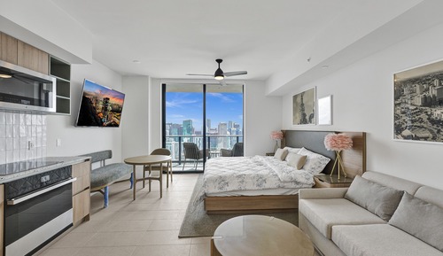 Luxury Studio Suite, 1 King Bed, City View