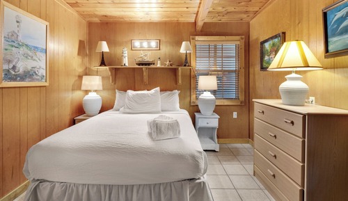 House, Multiple Beds, Patio, Garden View (Vintage Waves)