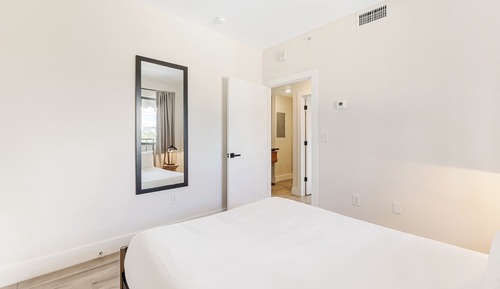 Adjacent Four Bed Four Bath Apartment