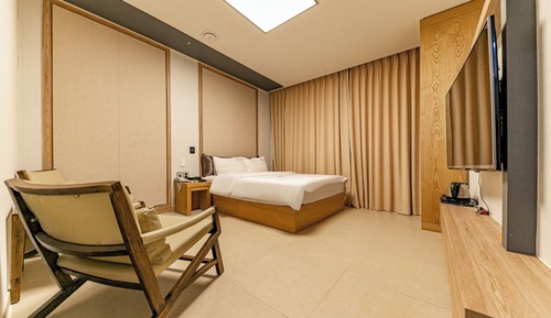 Standard Double Room, City View