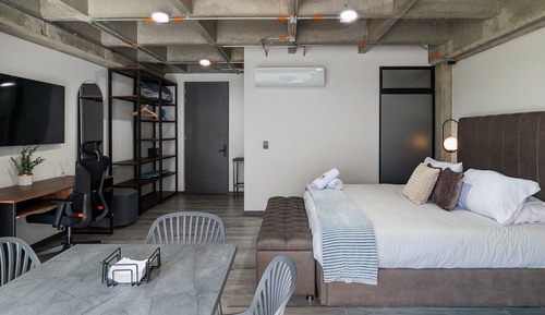 Deluxe Apartment
