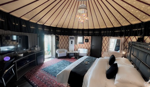 Honeymoon Studio Suite