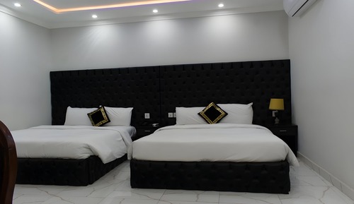 Deluxe Triple Room, City View