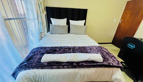 Room, 1 Bedroom, Balcony, Garden View