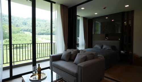Luxury Condo, 1 King Bed with Sofa bed, Balcony, Mountain View