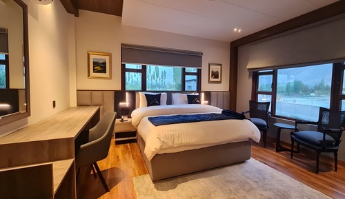 Executive Room, Mountain View