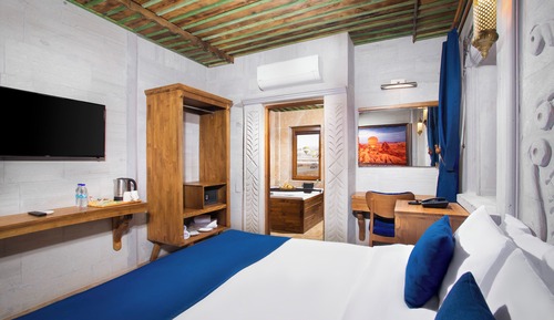 Deluxe Double Room, 1 King Bed, Valley View