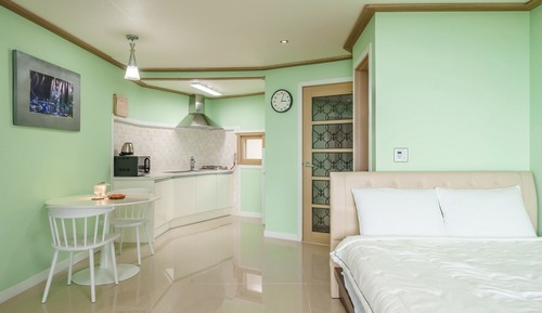 Basic Room, 1 Bedroom (B2)