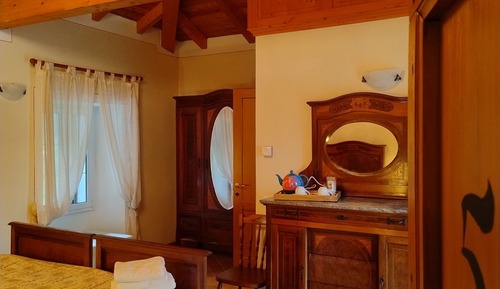 Traditional Double Room, Balcony, Partial Lake View