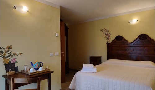 Traditional Double Room, Balcony, Partial Lake View