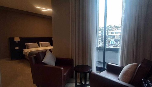 Studio Suite, Balcony, City View