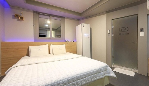 Business Double Room, Smoking, City View