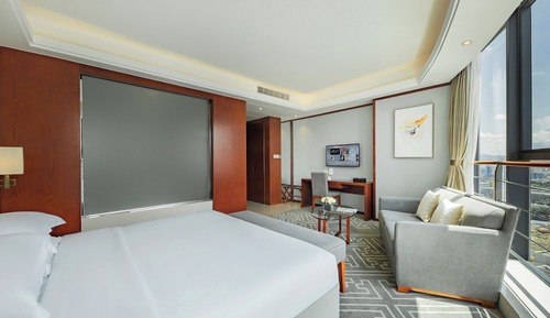 Premier Room, 1 King Bed, City View