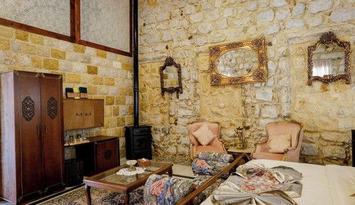 Premium Studio Suite, 1 King Bed, Sea View, Courtyard Area