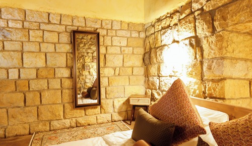 Junior Duplex, 1 Queen Bed, Courtyard View, Courtyard Area