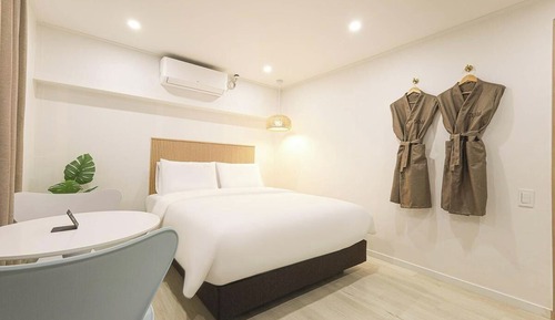 Deluxe Double Room, City View