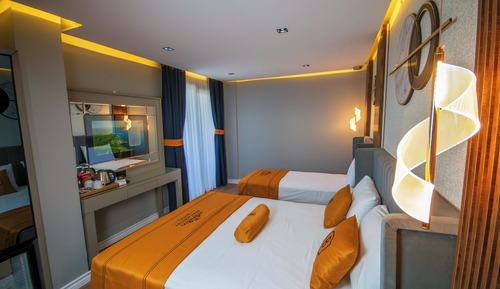 Deluxe Triple Room