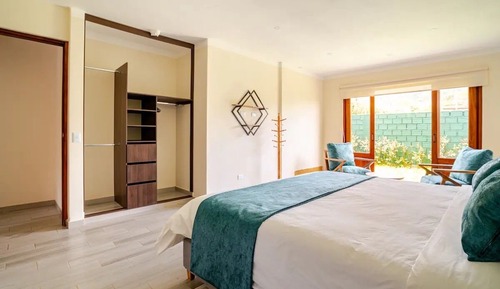 Deluxe Apartment, Courtyard View