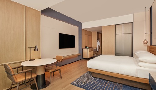 Superior Room, 1 King Bed, City View