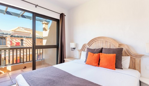 Comfort Room, Partial Ocean View