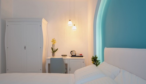 Deluxe Room, 1 Queen Bed, City View