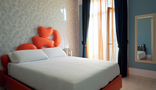 Deluxe Room, 1 Queen Bed, City View