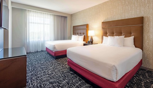 Deluxe Suite, Multiple Beds, Accessible, Bathtub (2 Rooms, Hearing Accessible)