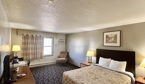 Standard Single Room, 1 Queen Bed, Smoking