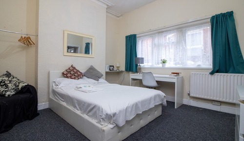 Basic Double Room, Ensuite