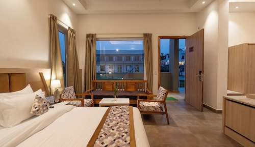 Superior Cottage, 1 King Bed with Sofa bed