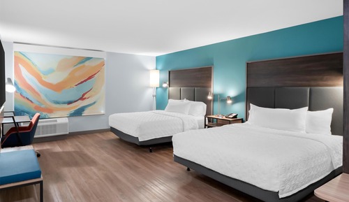 Room, 2 Queen Beds, Accessible, Bathtub