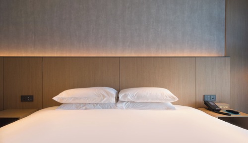 Standard Room, 1 King Bed