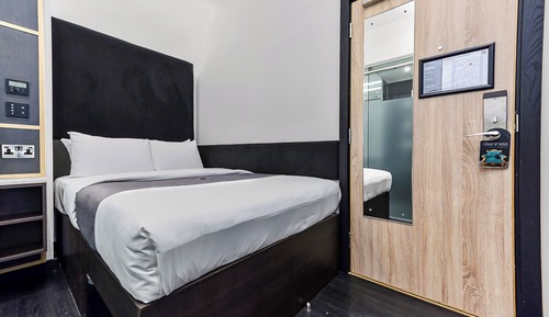 Double Room, No Windows