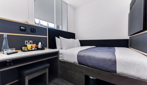 Queen Accessible Room