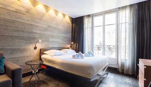 Studio, 1 Queen Bed with Sofa bed (61)