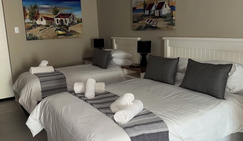 Deluxe Studio, Multiple Beds, Non Smoking, Mountain View