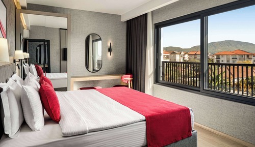 Suite, Balcony (Land Side, French Bed)