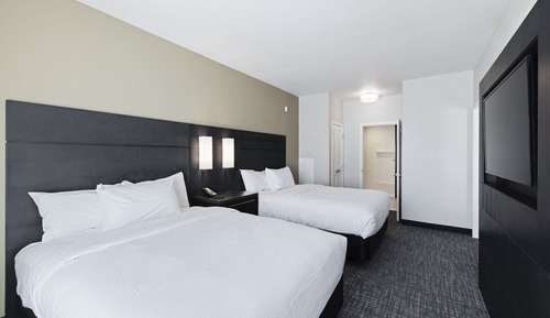 Suite, 1 Bedroom (Mobility/Hearing Access, Roll-in Shwr)